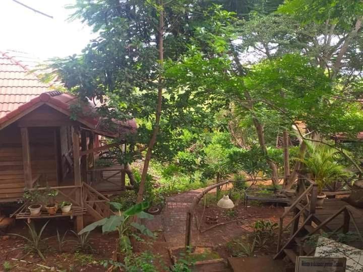 Quiet Garden View Lodge&Trekking Banlung Exterior photo